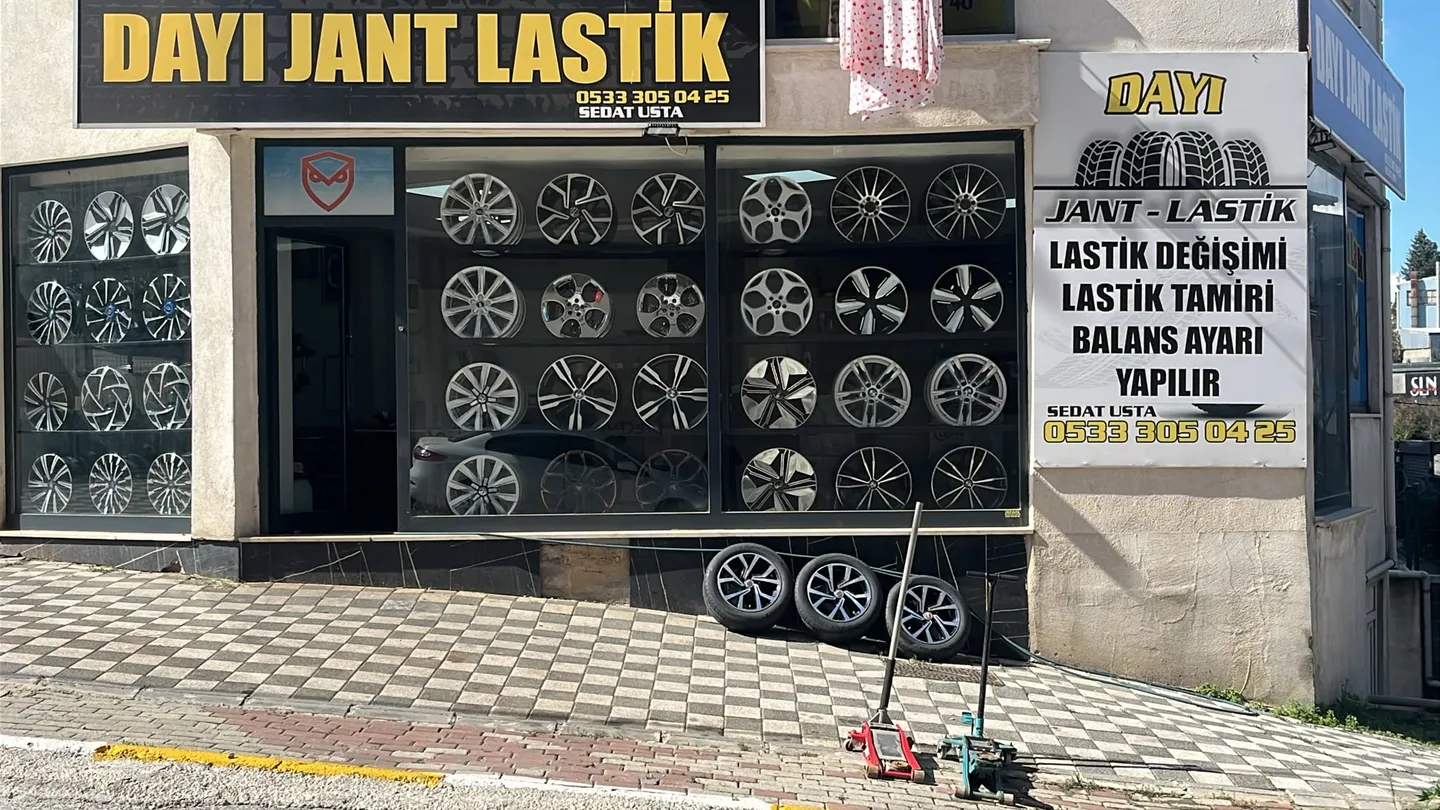 Dayı Jant Lastik işletmesinden gerçek bir jant ve lastik fotoğrafı.